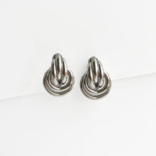 Load image into Gallery viewer, Silver Gleam Earrings
